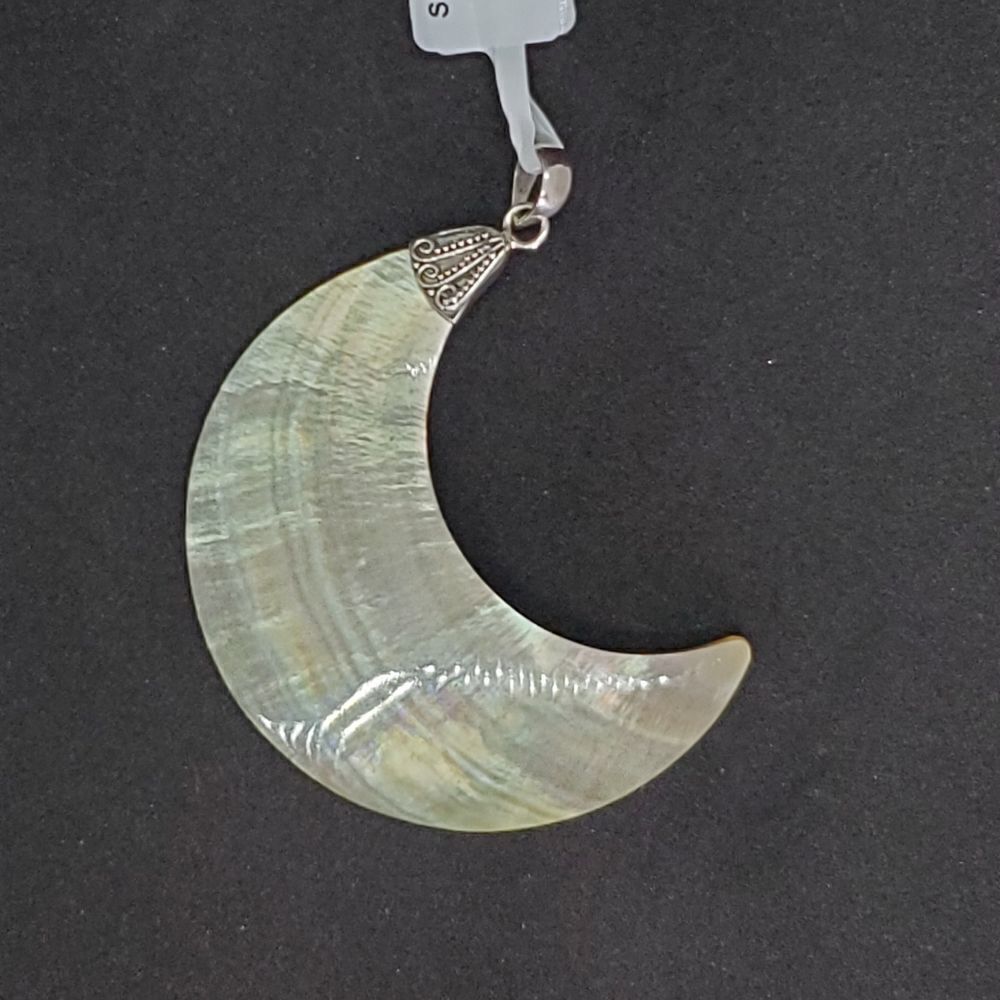 Shell Pendant‎ - Picture 10 of 15